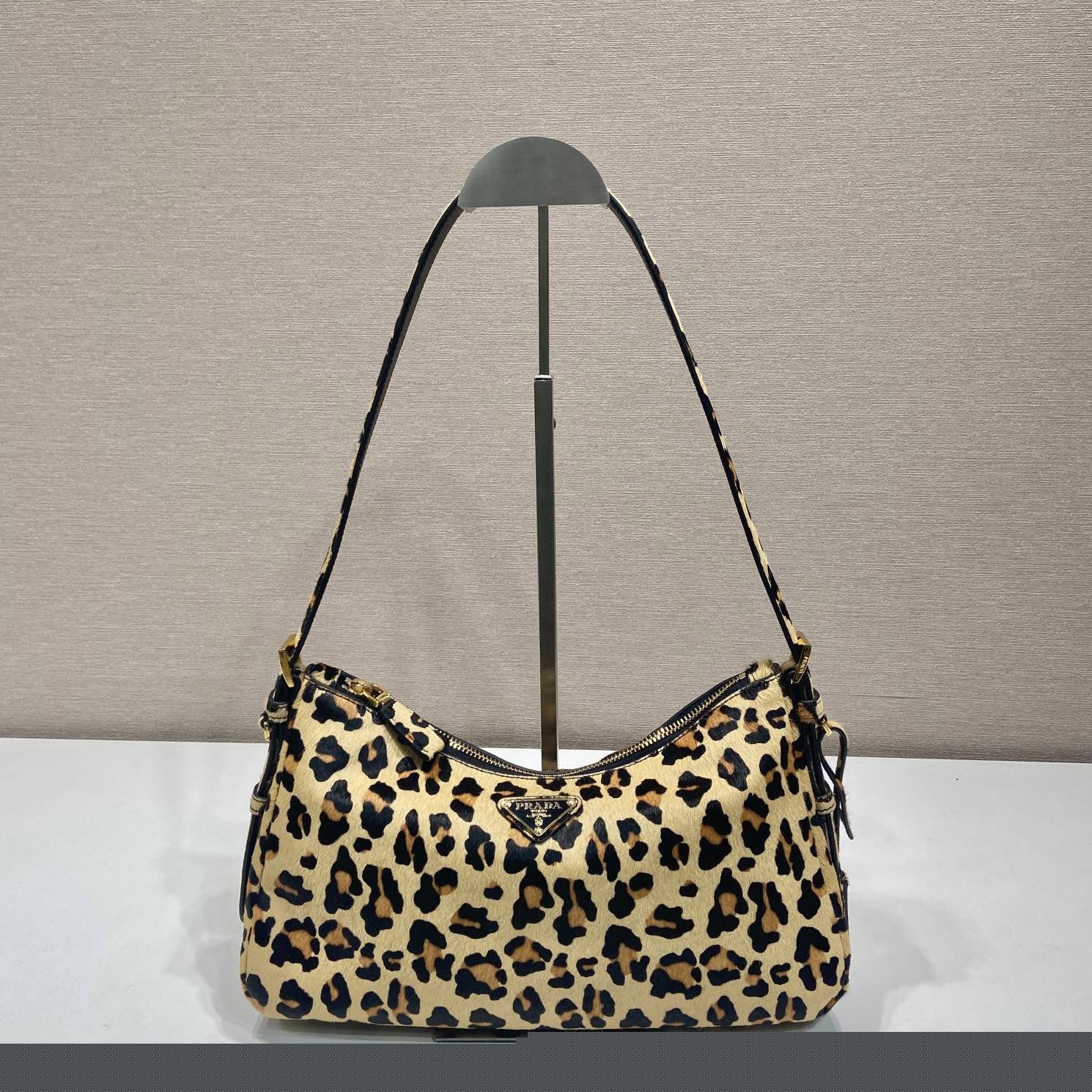 Pra*a top handle bags